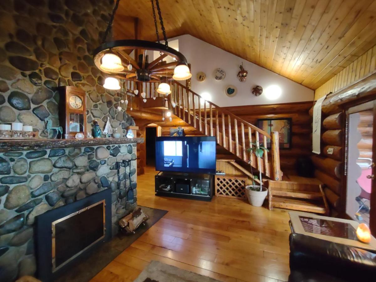 Union Bay Log Home エクステリア 写真