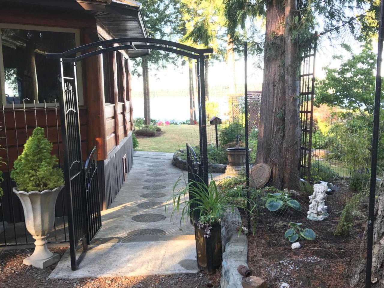 Union Bay Log Home エクステリア 写真