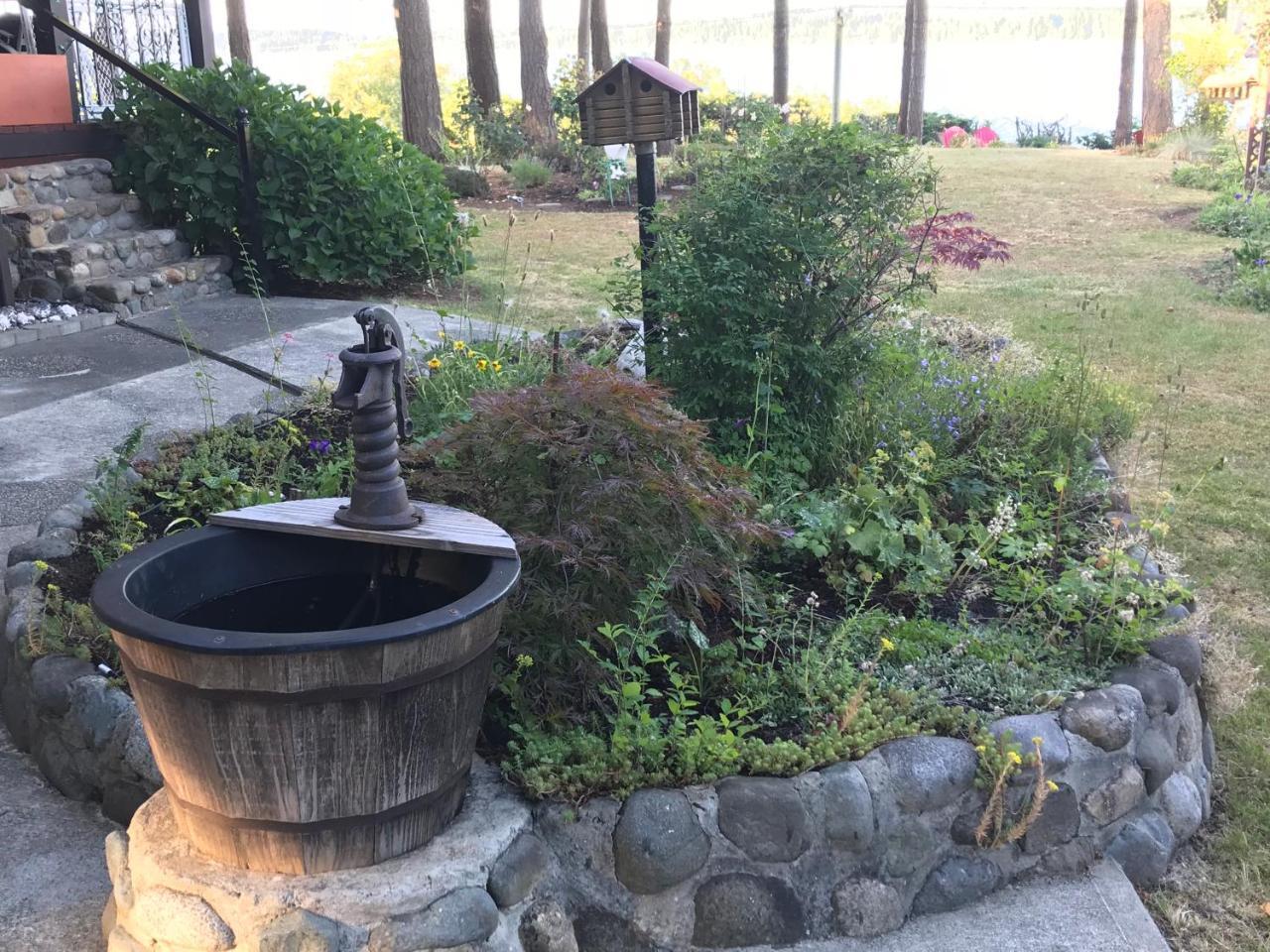 Union Bay Log Home エクステリア 写真